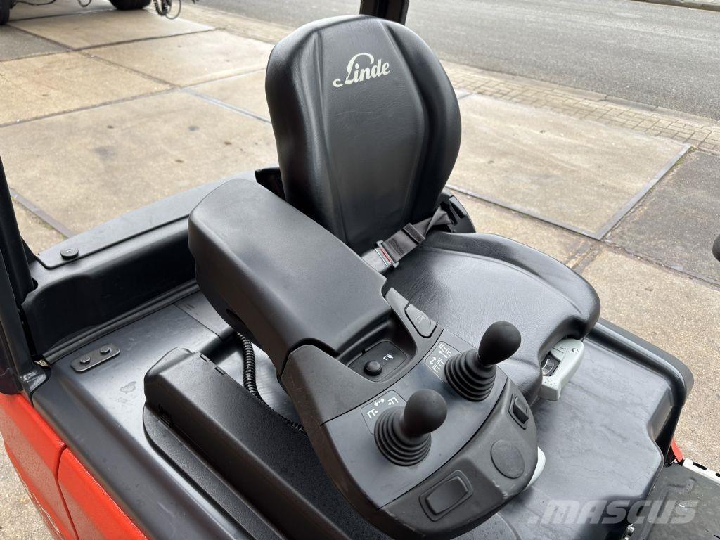 Linde E16L-02 شاحنات ذات رافعات شوكية تعمل بالكهرباء