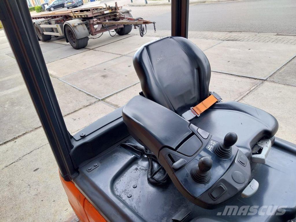 Linde E20L-02 شاحنات ذات رافعات شوكية تعمل بالكهرباء