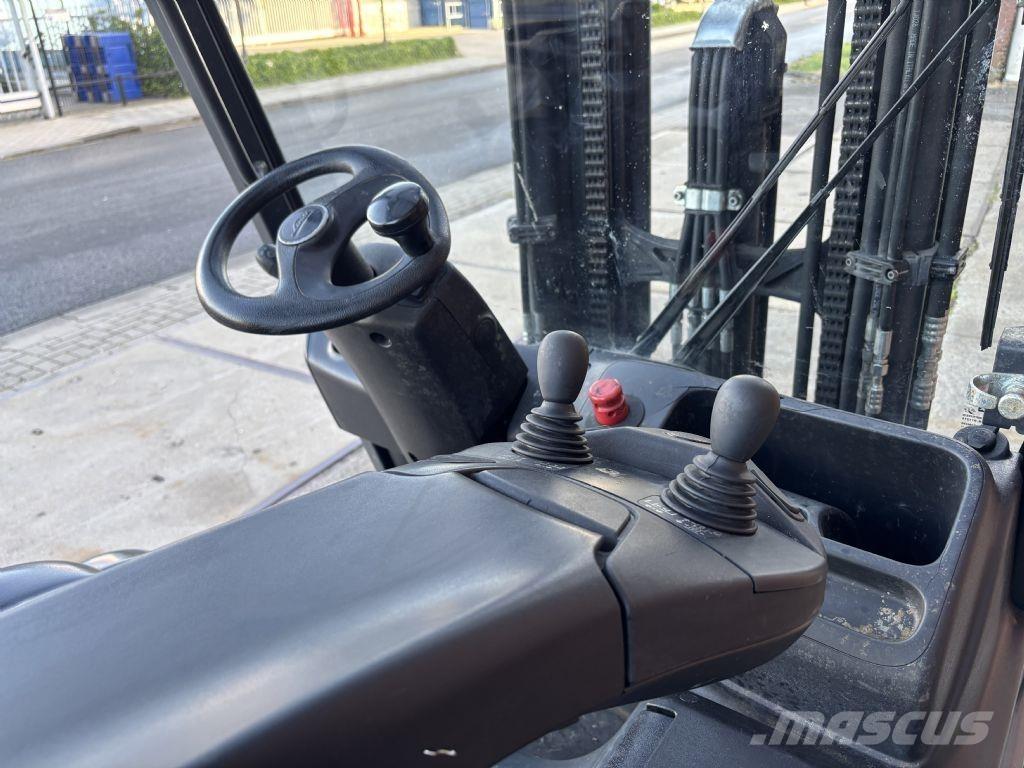 Linde E25HL-01/600 شاحنات ذات رافعات شوكية تعمل بالكهرباء