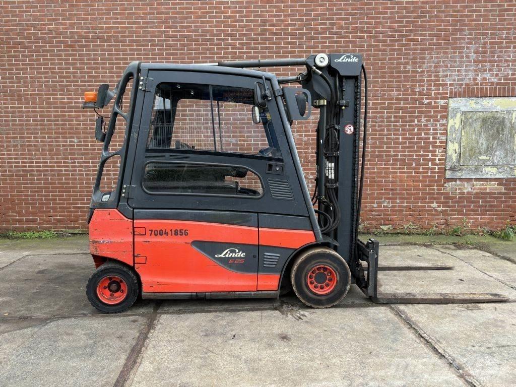 Linde E25L-01 شاحنات ذات رافعات شوكية تعمل بالكهرباء