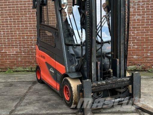 Linde E25L-01 شاحنات ذات رافعات شوكية تعمل بالكهرباء