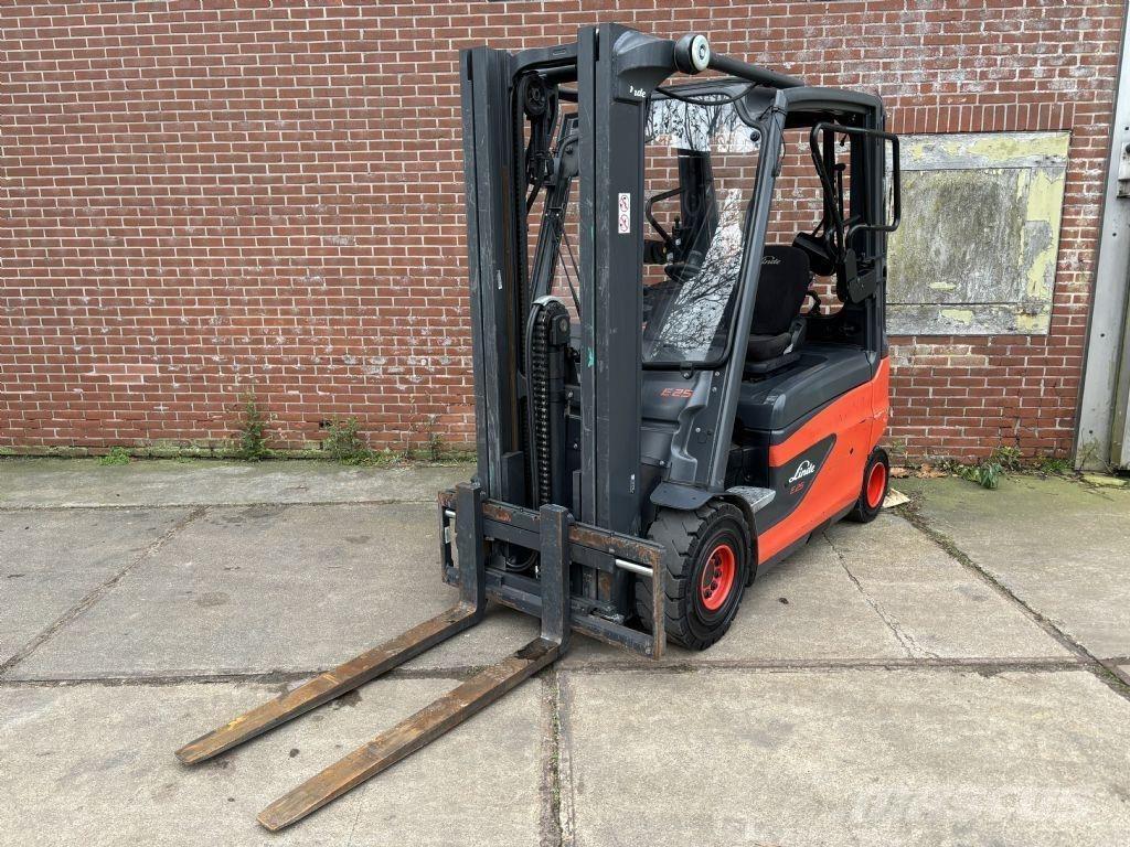 Linde E25L-01 شاحنات ذات رافعات شوكية تعمل بالكهرباء