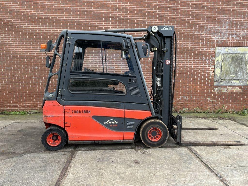 Linde E25L-01 شاحنات ذات رافعات شوكية تعمل بالكهرباء