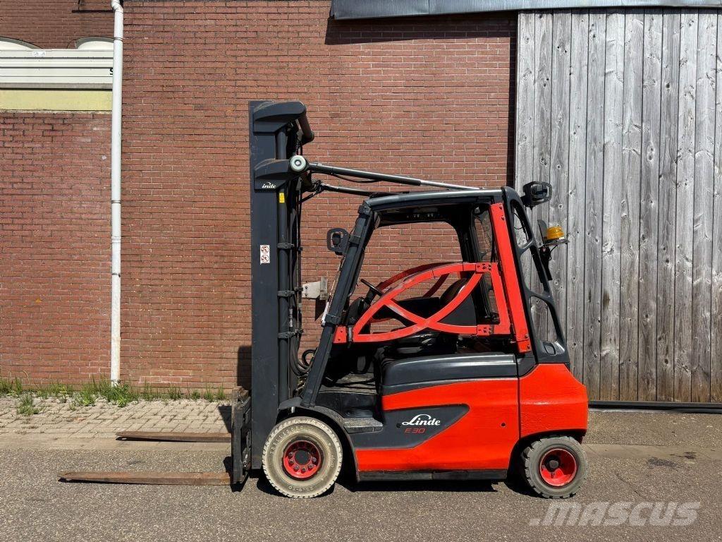 Linde E30-01 شاحنات ذات رافعات شوكية تعمل بالكهرباء