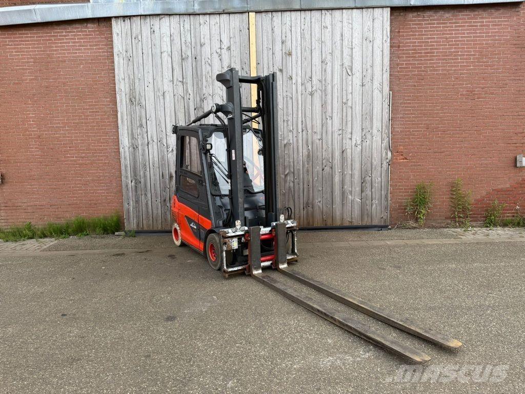 Linde E30-01 شاحنات ذات رافعات شوكية تعمل بالكهرباء