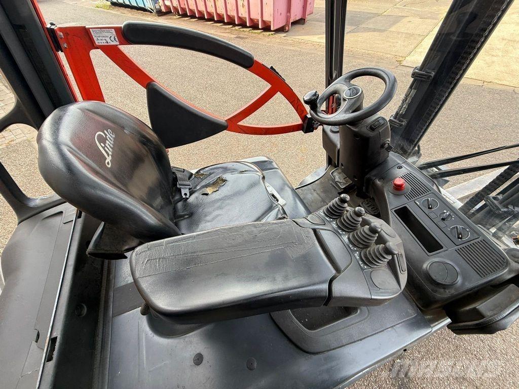 Linde E30-01 شاحنات ذات رافعات شوكية تعمل بالكهرباء
