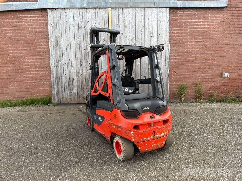 Linde E30-01 شاحنات ذات رافعات شوكية تعمل بالكهرباء