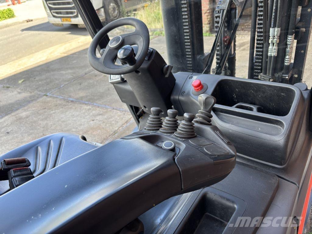 Linde E30-01 شاحنات ذات رافعات شوكية تعمل بالكهرباء