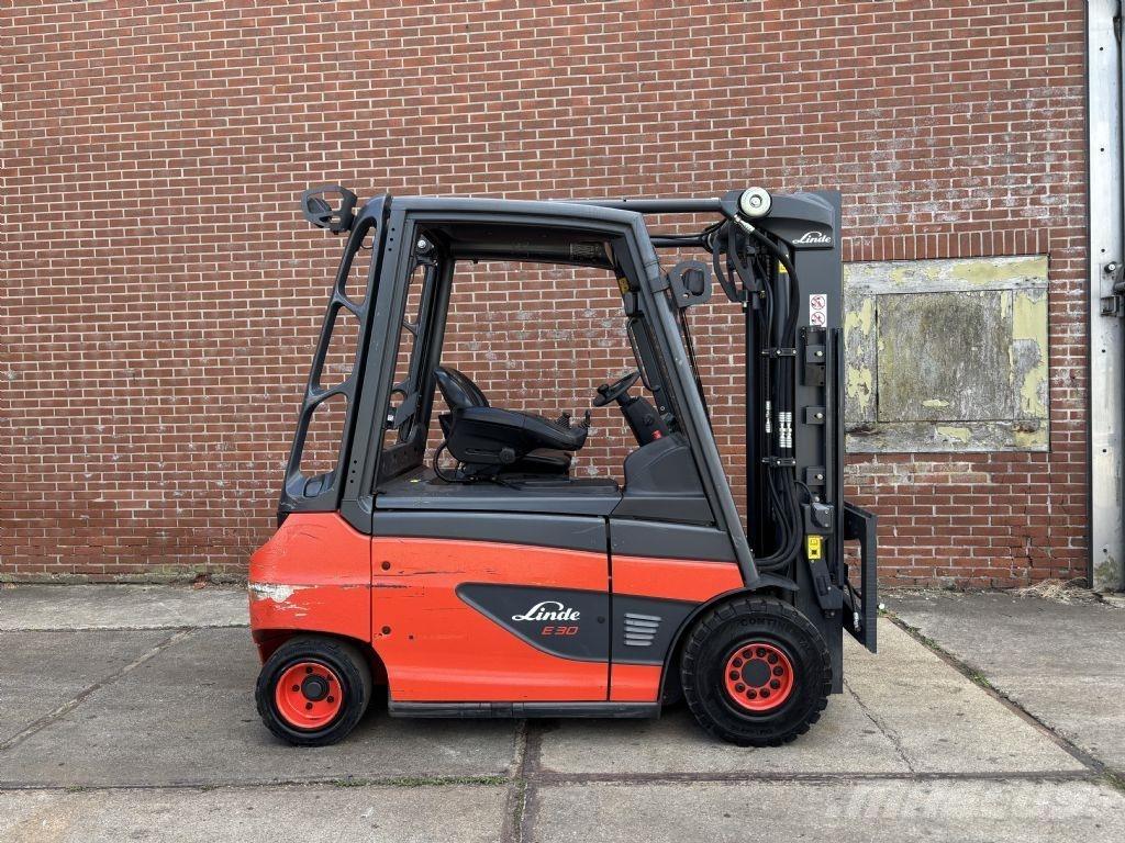 Linde E30-01 شاحنات ذات رافعات شوكية تعمل بالكهرباء