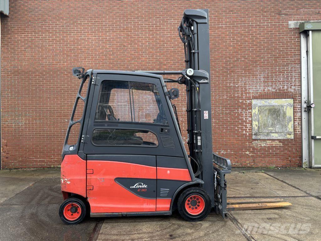 Linde E30HL-01/600 شاحنات ذات رافعات شوكية تعمل بالكهرباء