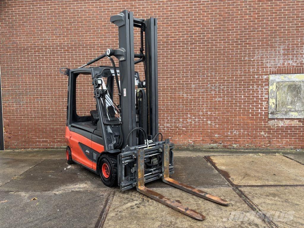 Linde E30L-01 شاحنات ذات رافعات شوكية تعمل بالكهرباء