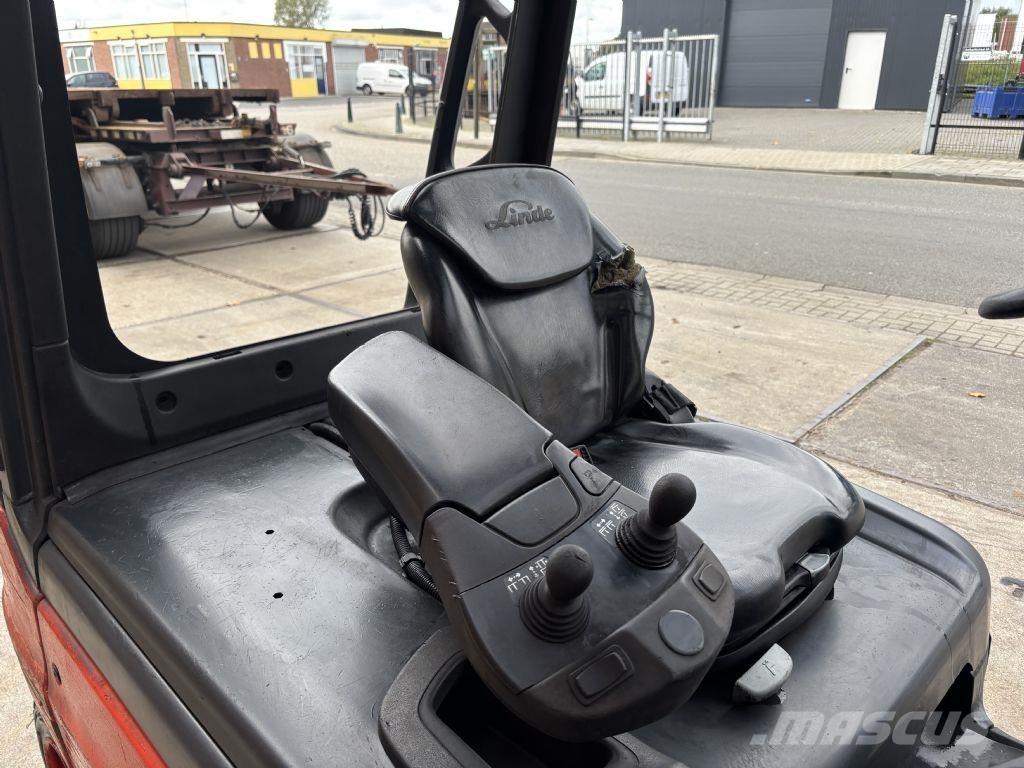 Linde E30L-01 شاحنات ذات رافعات شوكية تعمل بالكهرباء