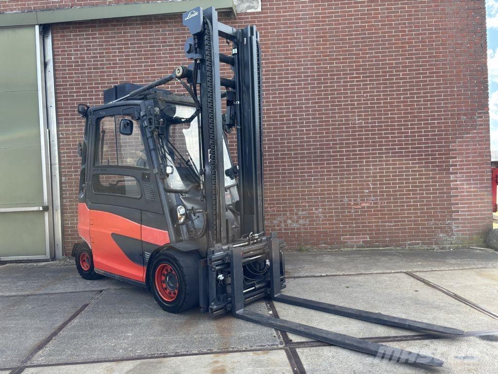 Linde E40HL-01/600 شاحنات ذات رافعات شوكية تعمل بالكهرباء