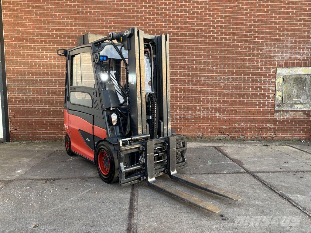 Linde E40HL-01/600 شاحنات ذات رافعات شوكية تعمل بالكهرباء