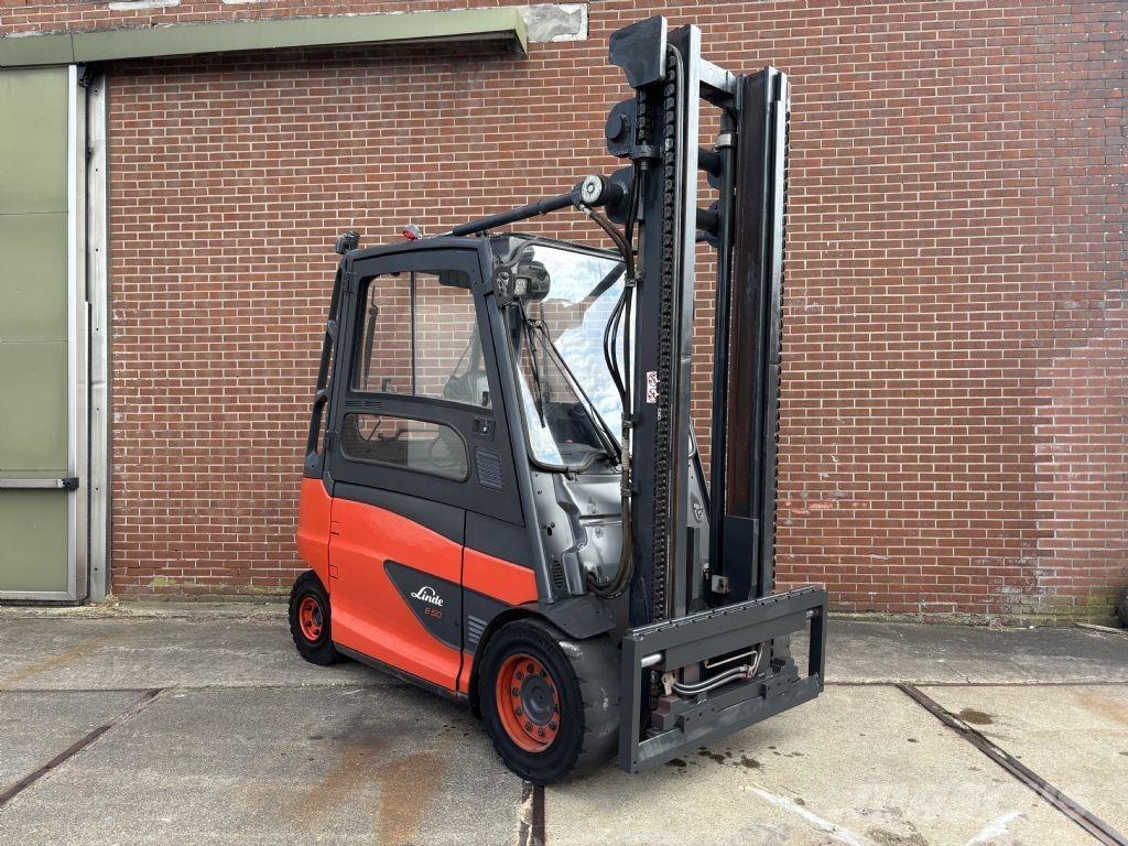 Linde E50HL-01/600 شاحنات ذات رافعات شوكية تعمل بالكهرباء