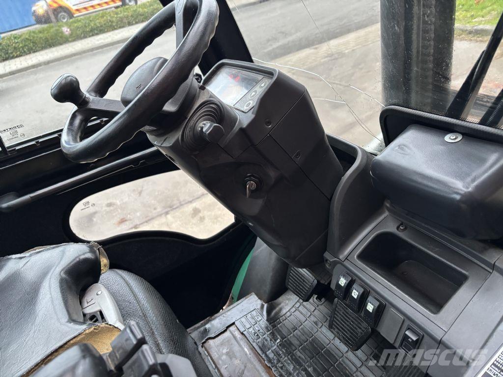 Mitsubishi FD25NT شاحنات الديزل