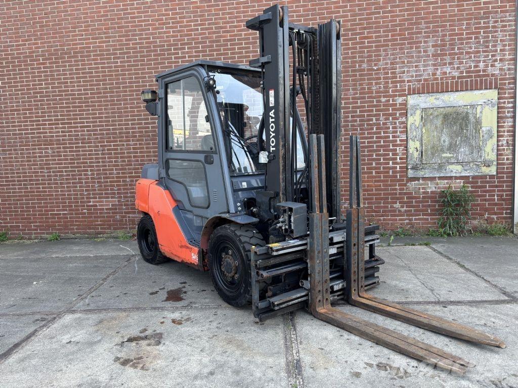 Toyota 40- 8FD40N شاحنات الديزل