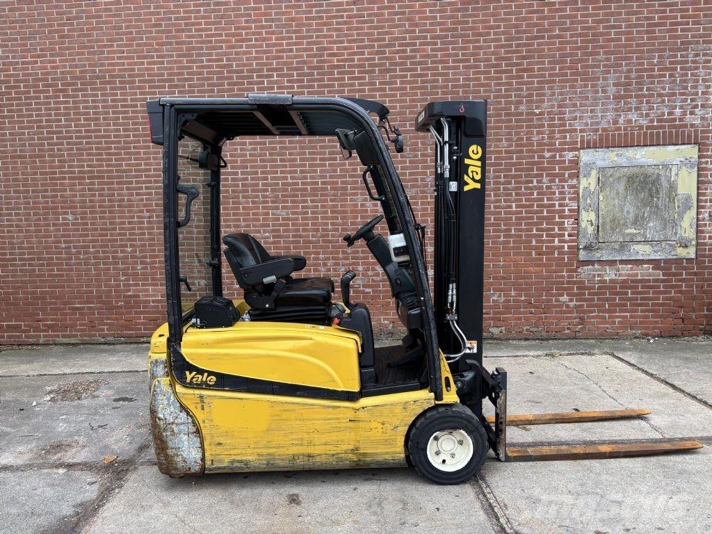 Yale ERP16VT شاحنات ذات رافعات شوكية تعمل بالكهرباء
