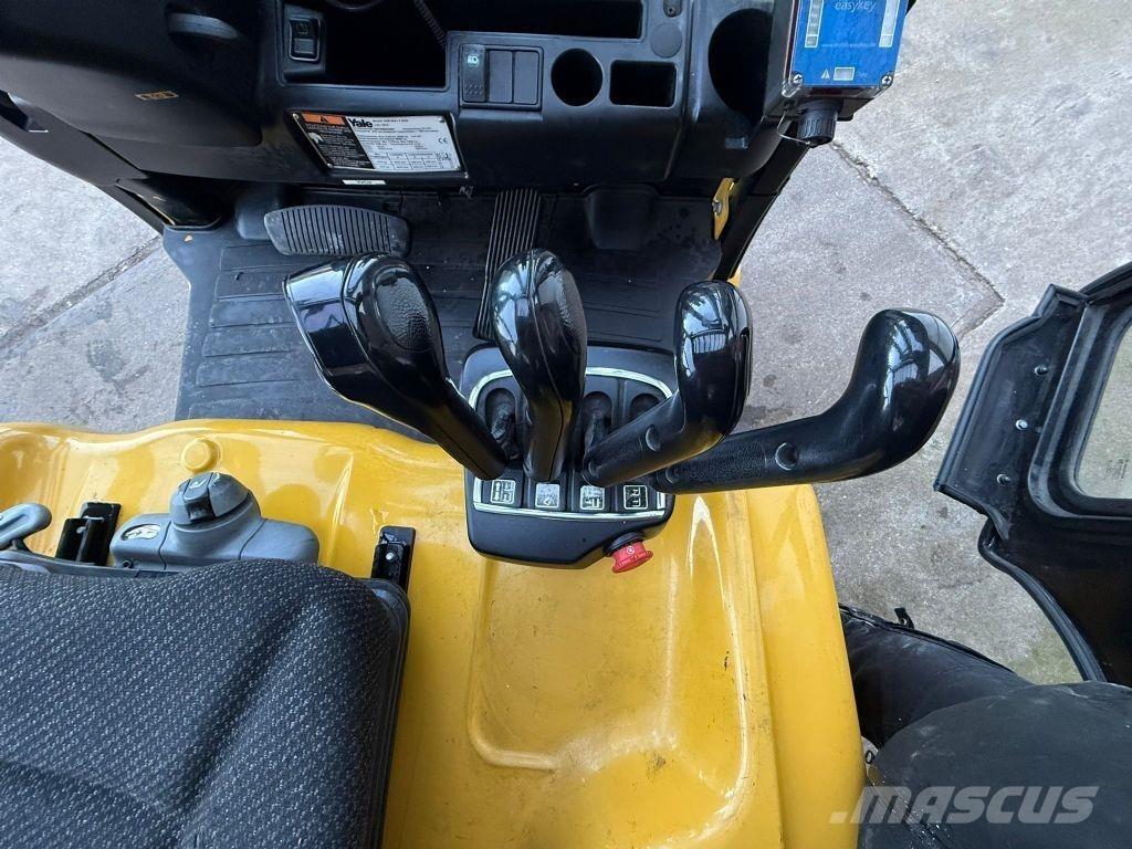 Yale ERP35VL F2945 شاحنات ذات رافعات شوكية تعمل بالكهرباء