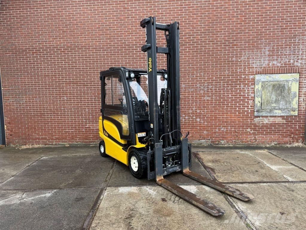 Yale ERP35VL F2945 شاحنات ذات رافعات شوكية تعمل بالكهرباء