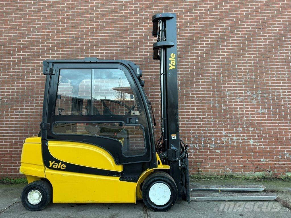 Yale ERP35VL F2945 شاحنات ذات رافعات شوكية تعمل بالكهرباء