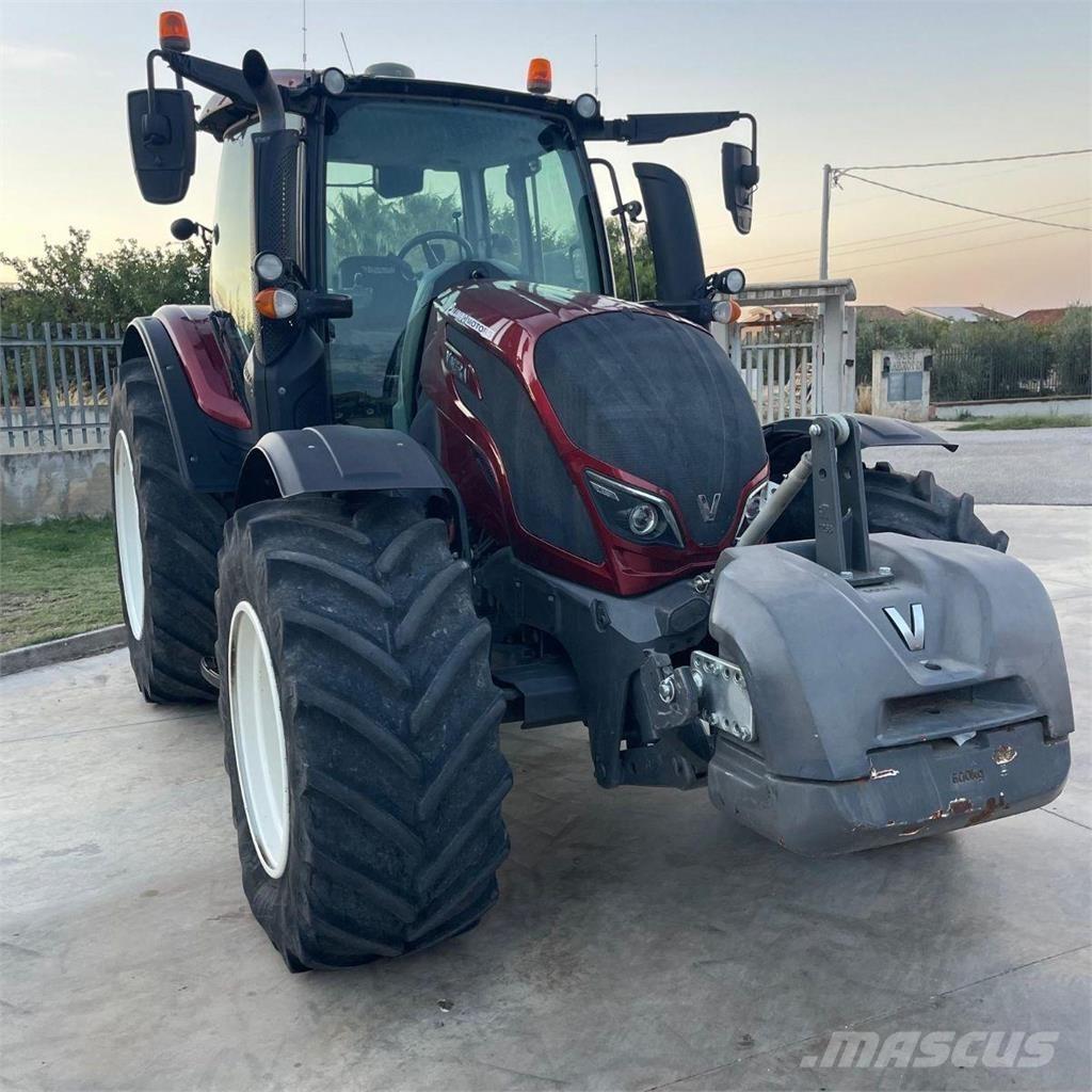 Valtra N174 الجرارات