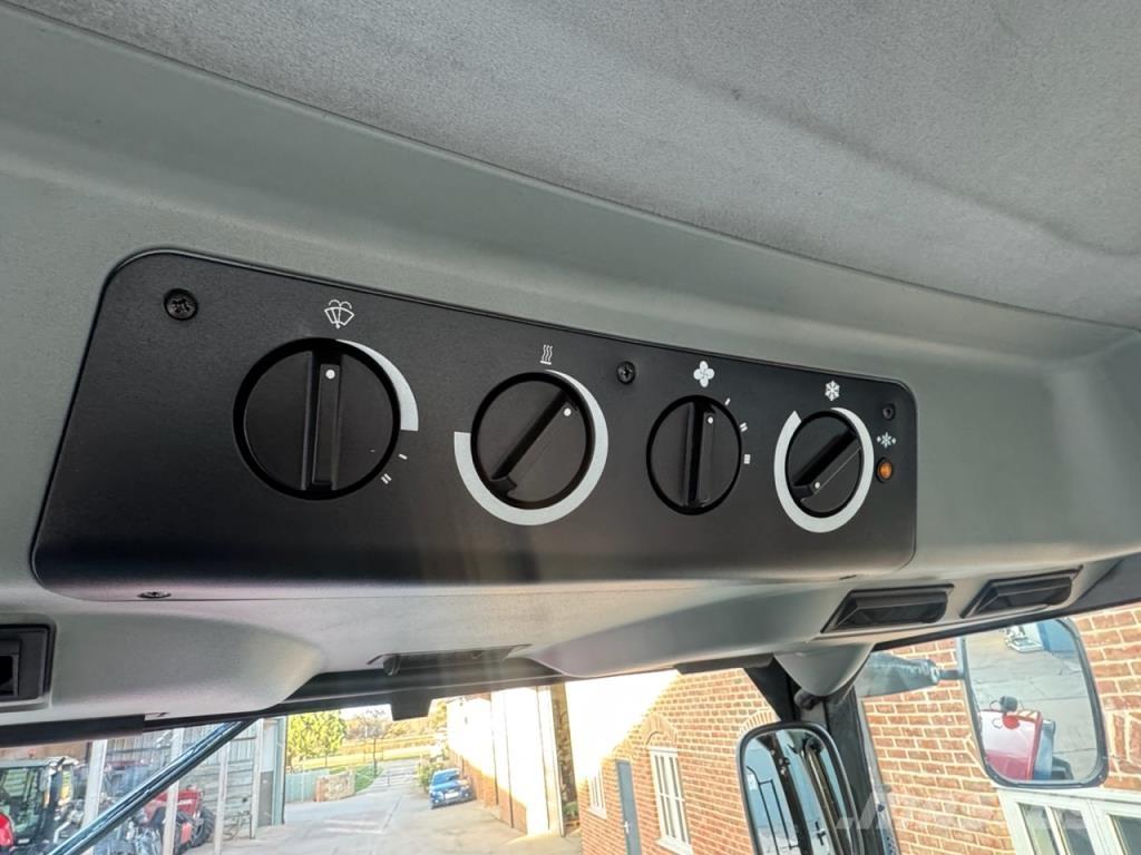 CASE MX 135 الجرارات