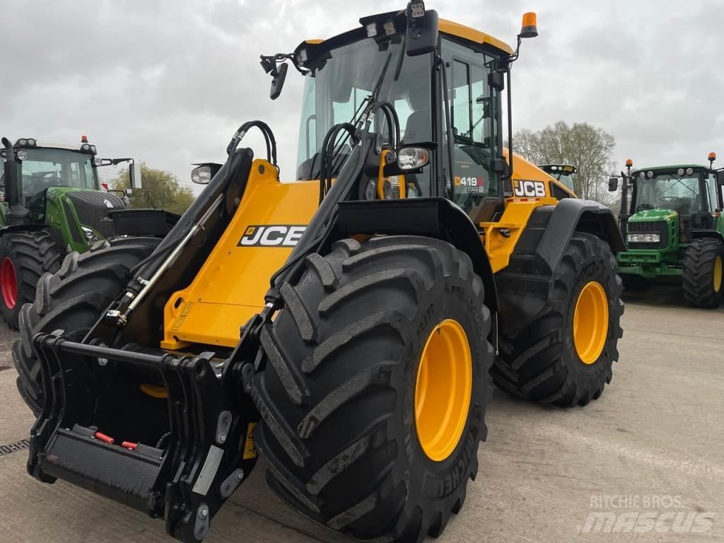 JCB 419S الجرارات