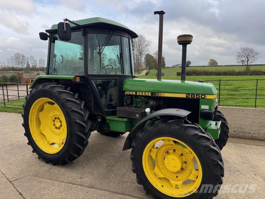 John Deere 2850 الجرارات