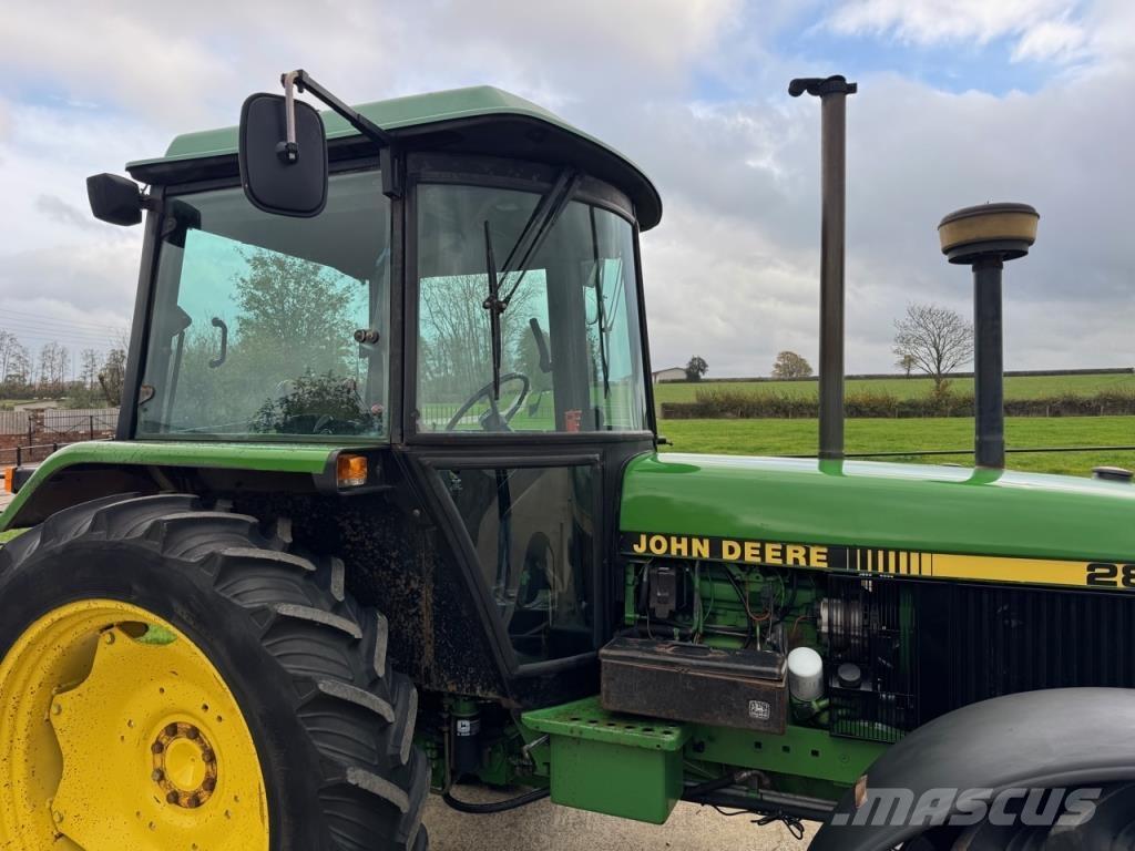 John Deere 2850 الجرارات
