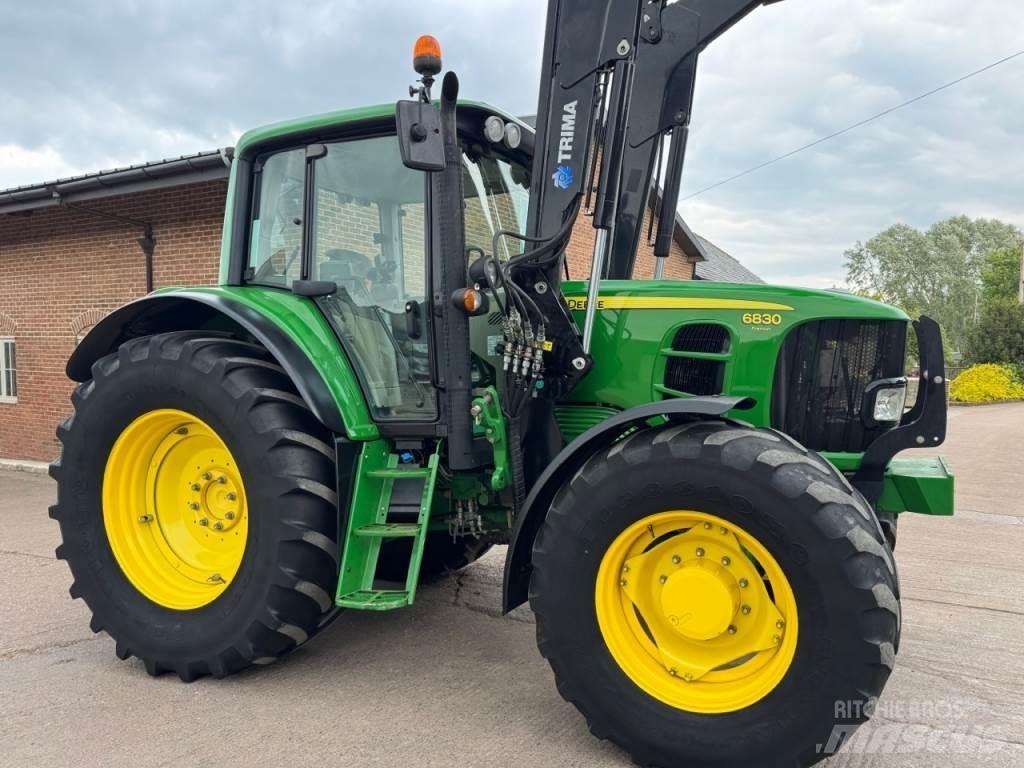 John Deere 6830 الجرارات