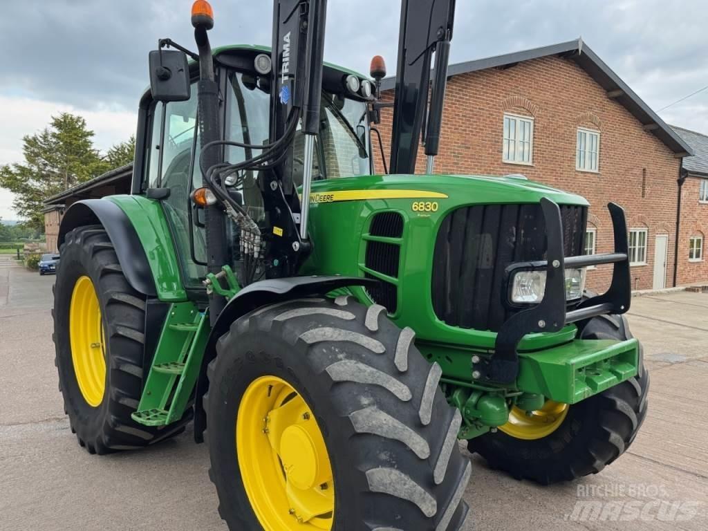 John Deere 6830 الجرارات