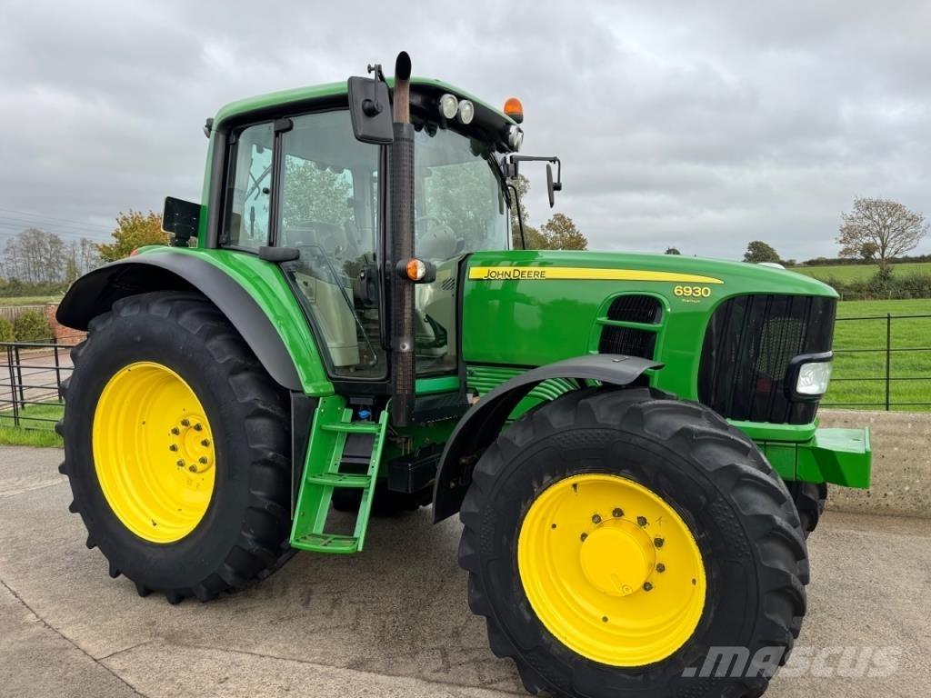 John Deere 6930 الجرارات