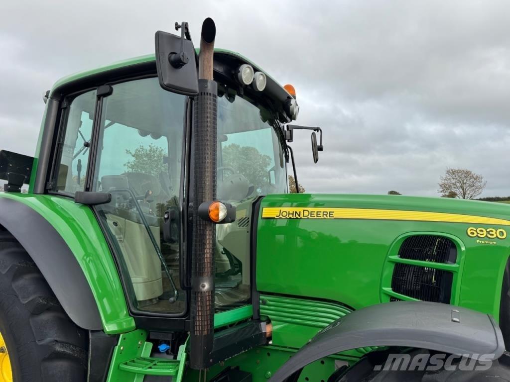 John Deere 6930 الجرارات