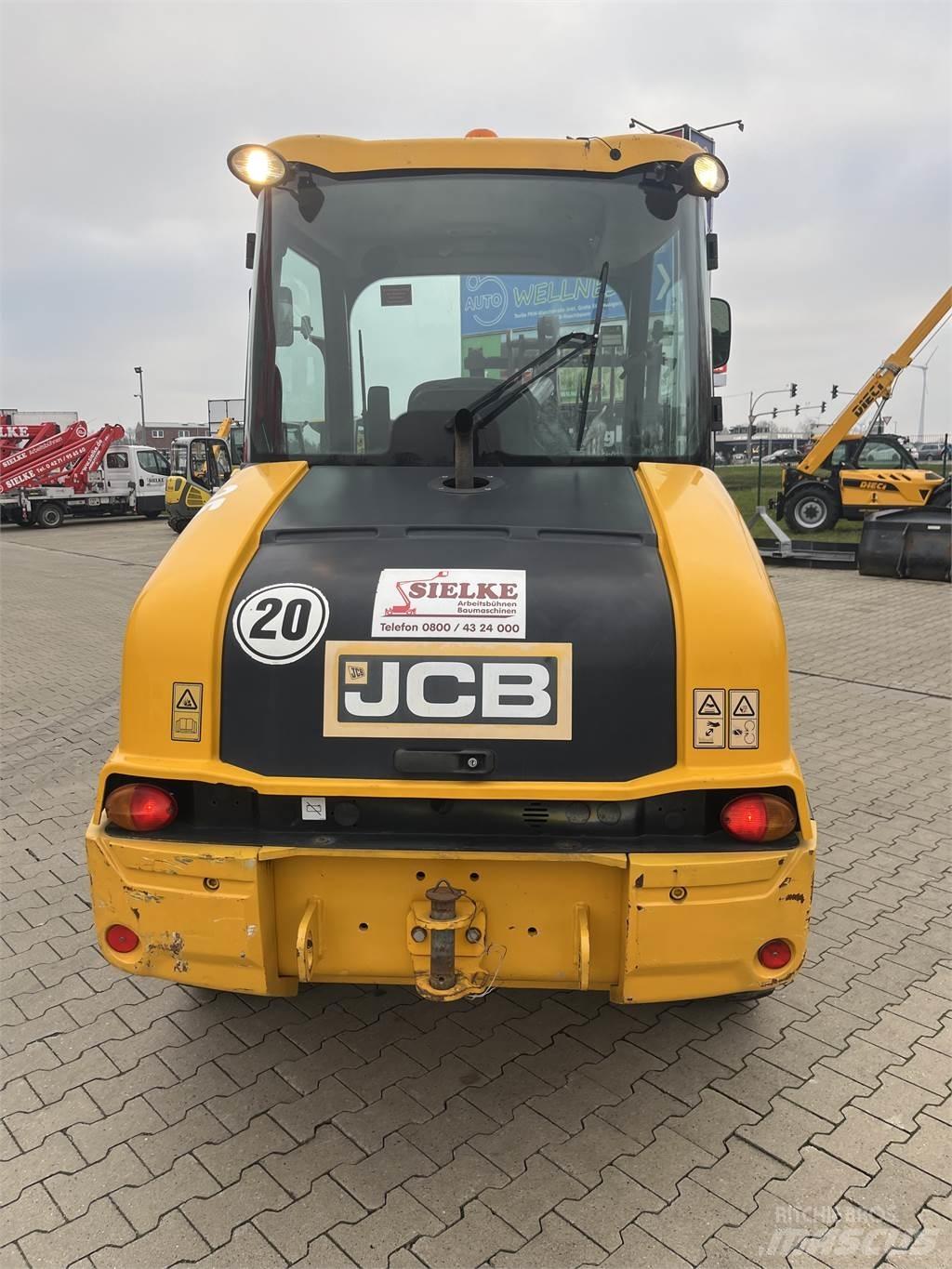 JCB 406 أخرى