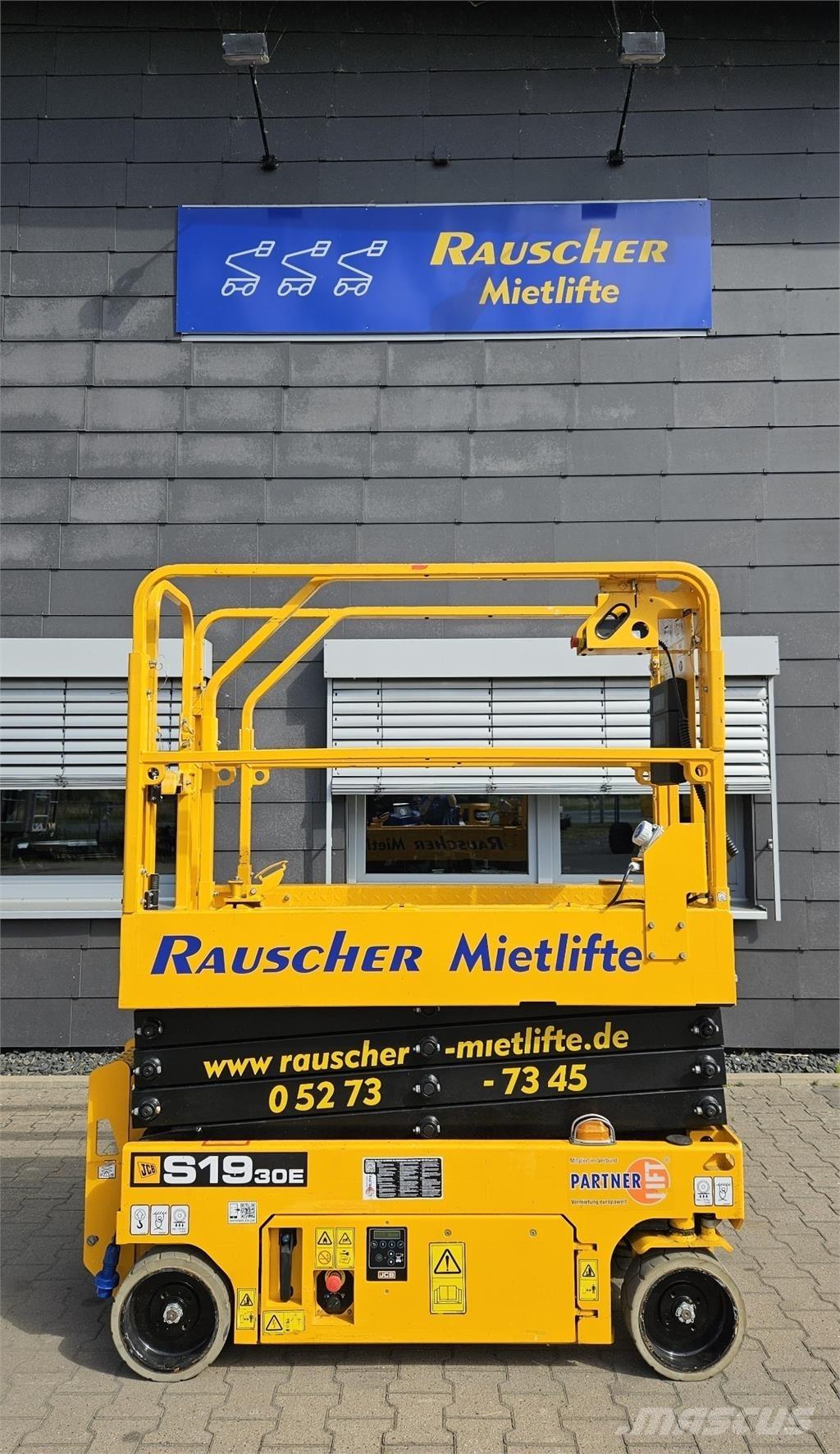 JCB S1930E المنصات الهوائية المثبتة على مقطورة
