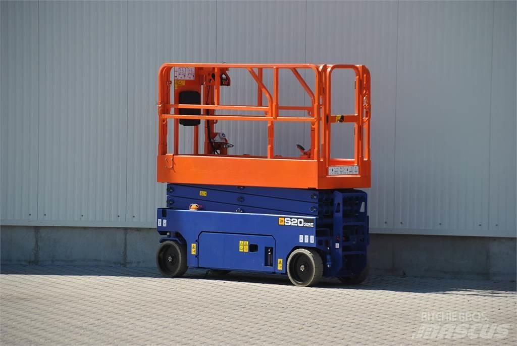 JCB S2032E رافعات مقصية الشكل