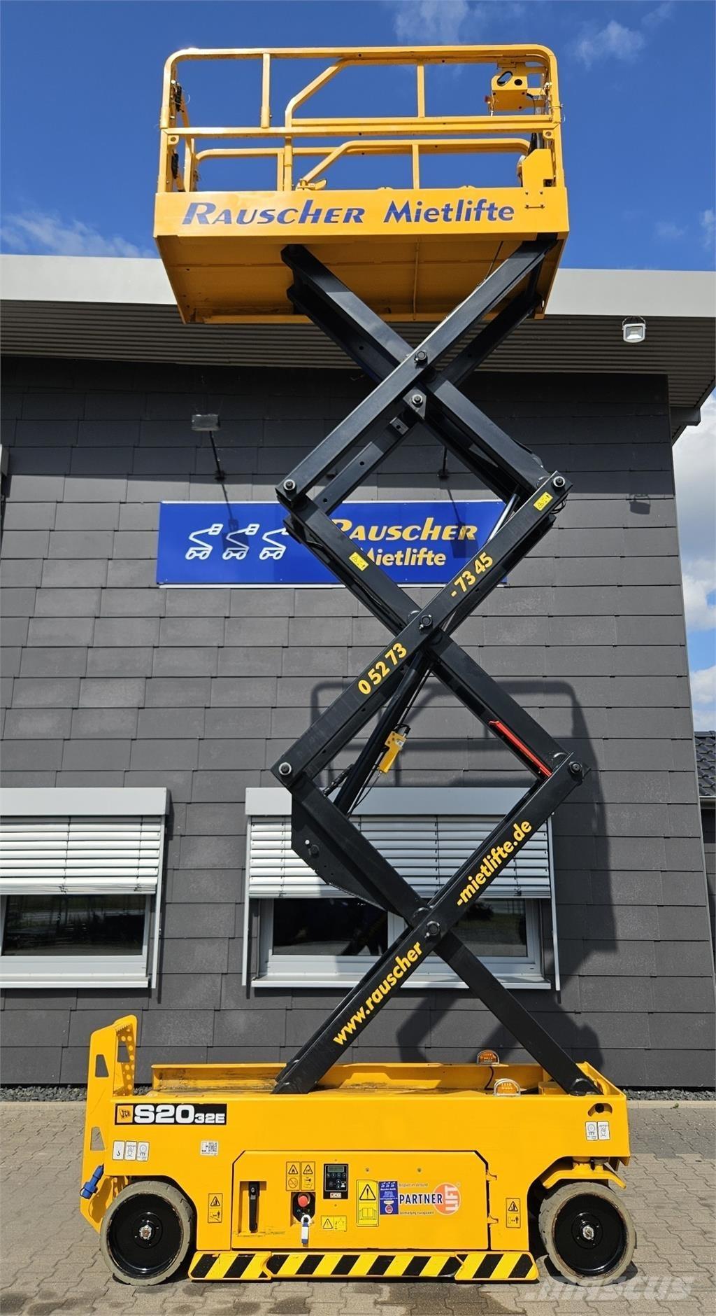 JCB S2032E رافعات مقصية الشكل