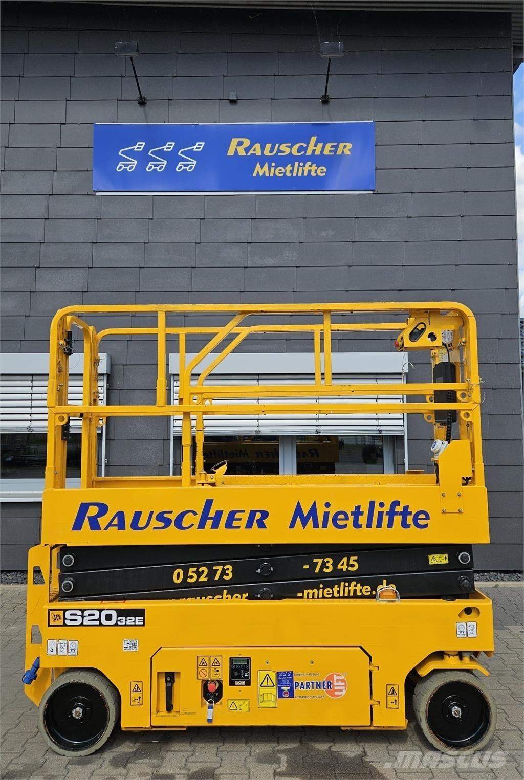 JCB S2032E رافعات مقصية الشكل