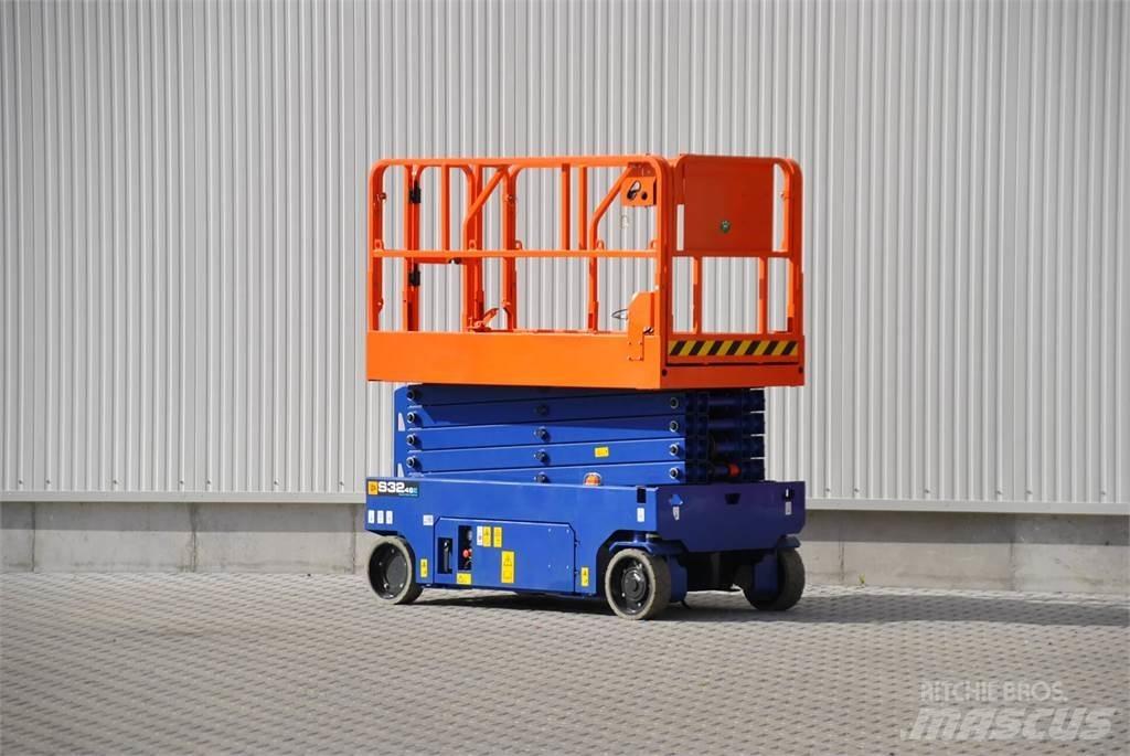JCB S3246E ED رافعات مقصية الشكل