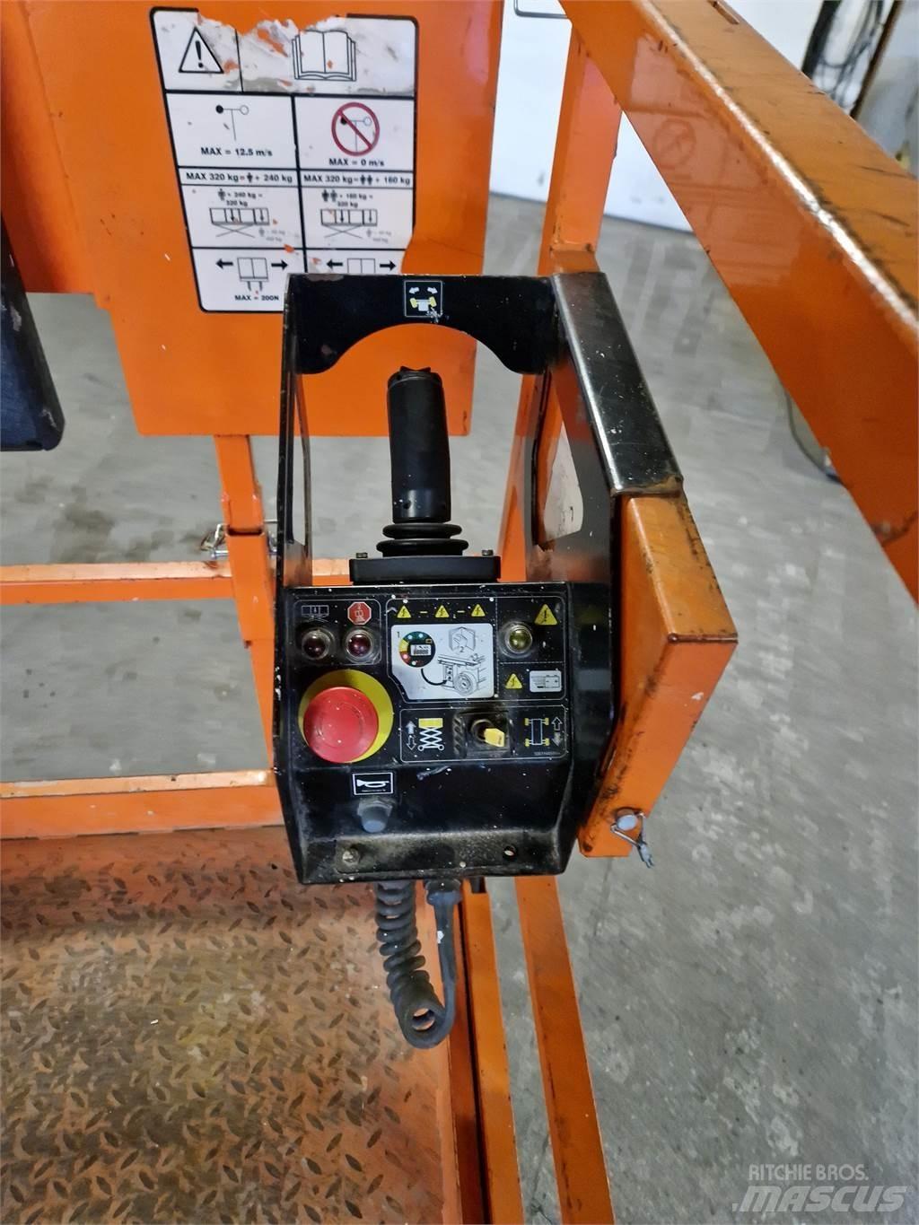 JLG 10 RS رافعات مقصية الشكل