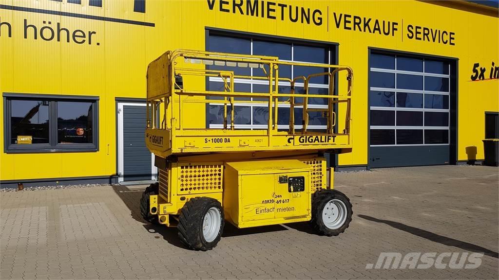 JLG 260 MRT-A رافعات مقصية الشكل