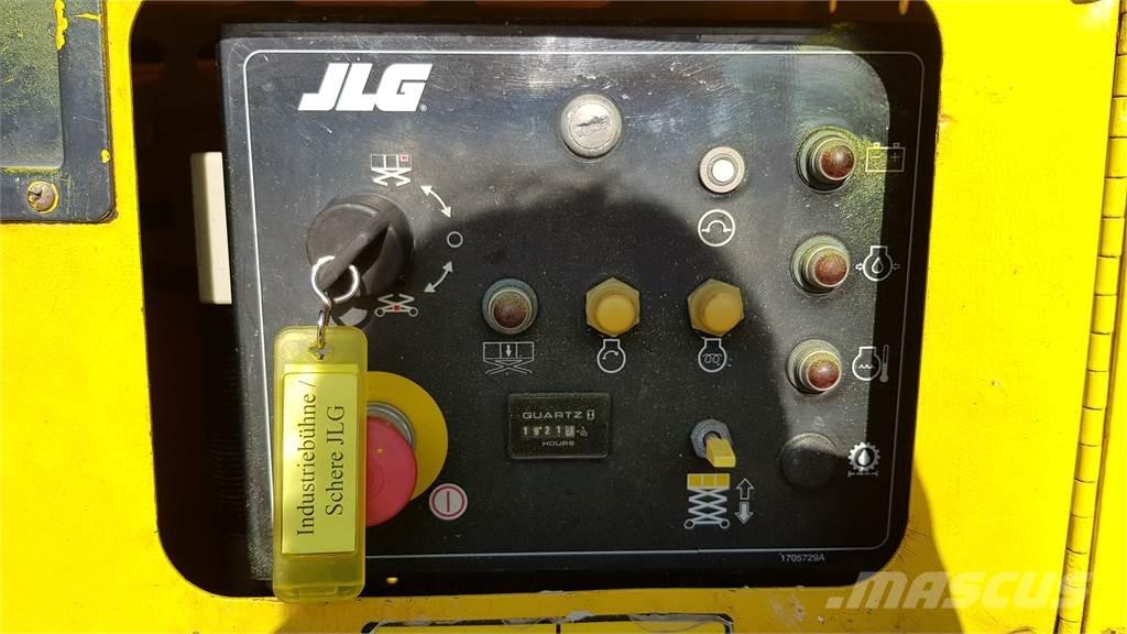 JLG 260 MRT-A رافعات مقصية الشكل
