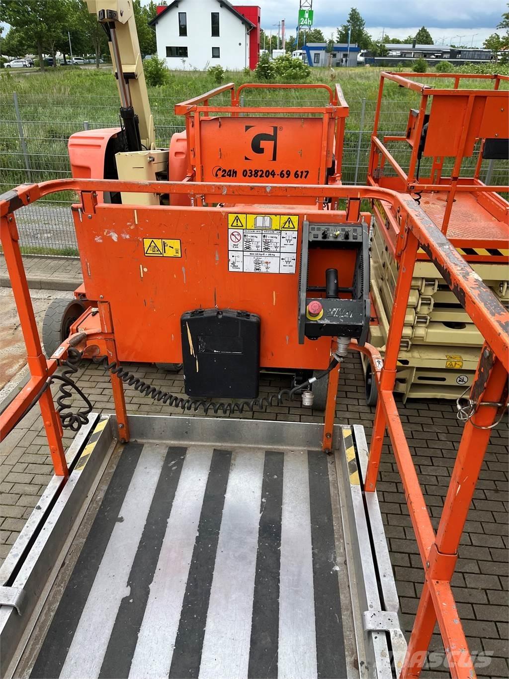JLG 3246 ES رافعات مقصية الشكل