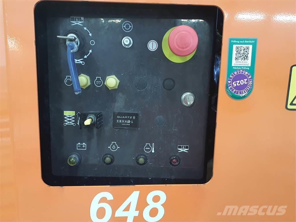 JLG 430LRT رافعات مقصية الشكل