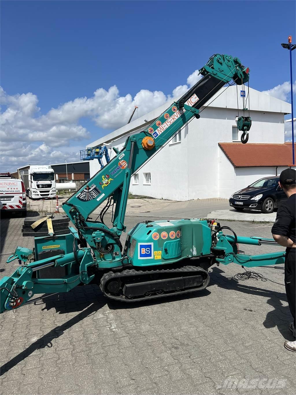 Maeda MC285 رافعات صغيرة