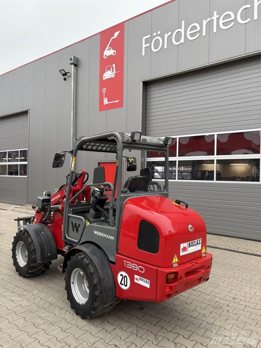 Weidemann 1380 أخرى