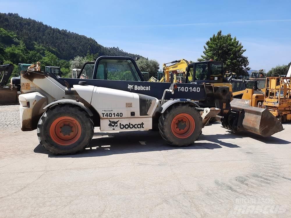 Bobcat T40-140 شاحنة مناولة