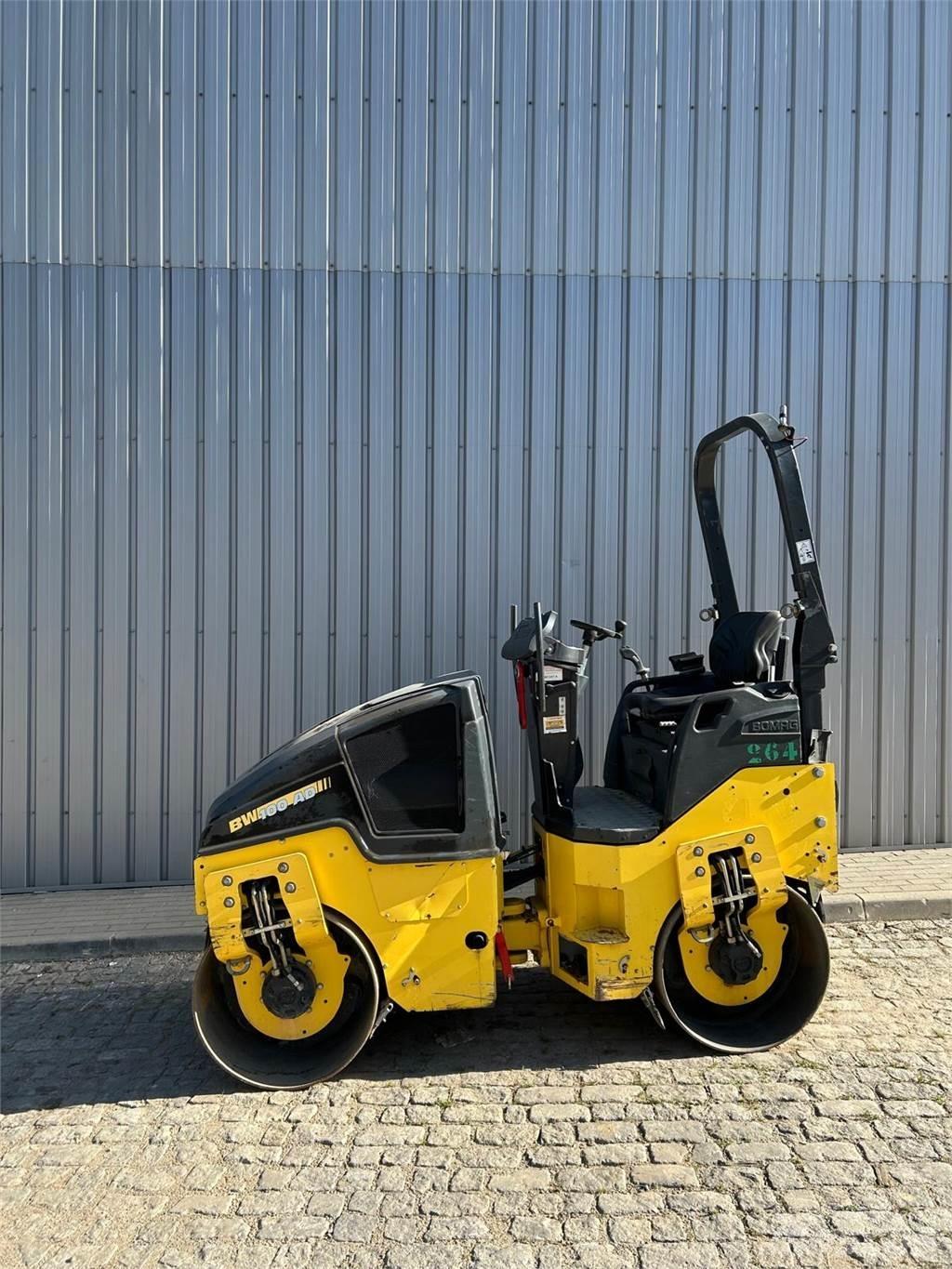 Bomag BW100AD-5 مداحل ثنائية الاسطوانة