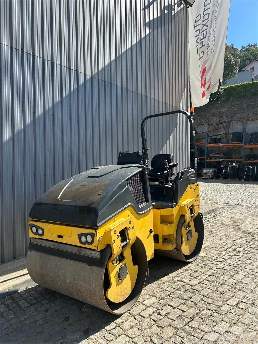 Bomag BW138AD-5 مداحل ثنائية الاسطوانة